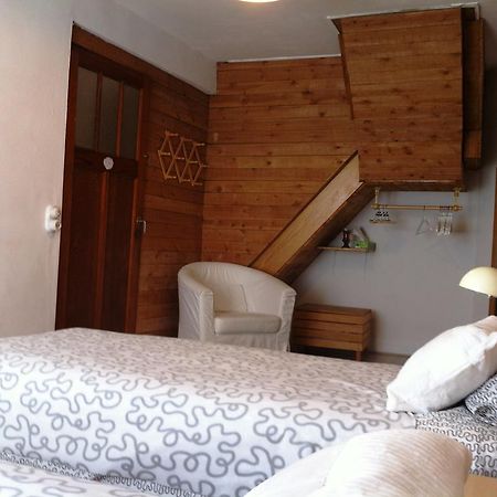 בריסל Guest House Backhouse מראה חיצוני תמונה