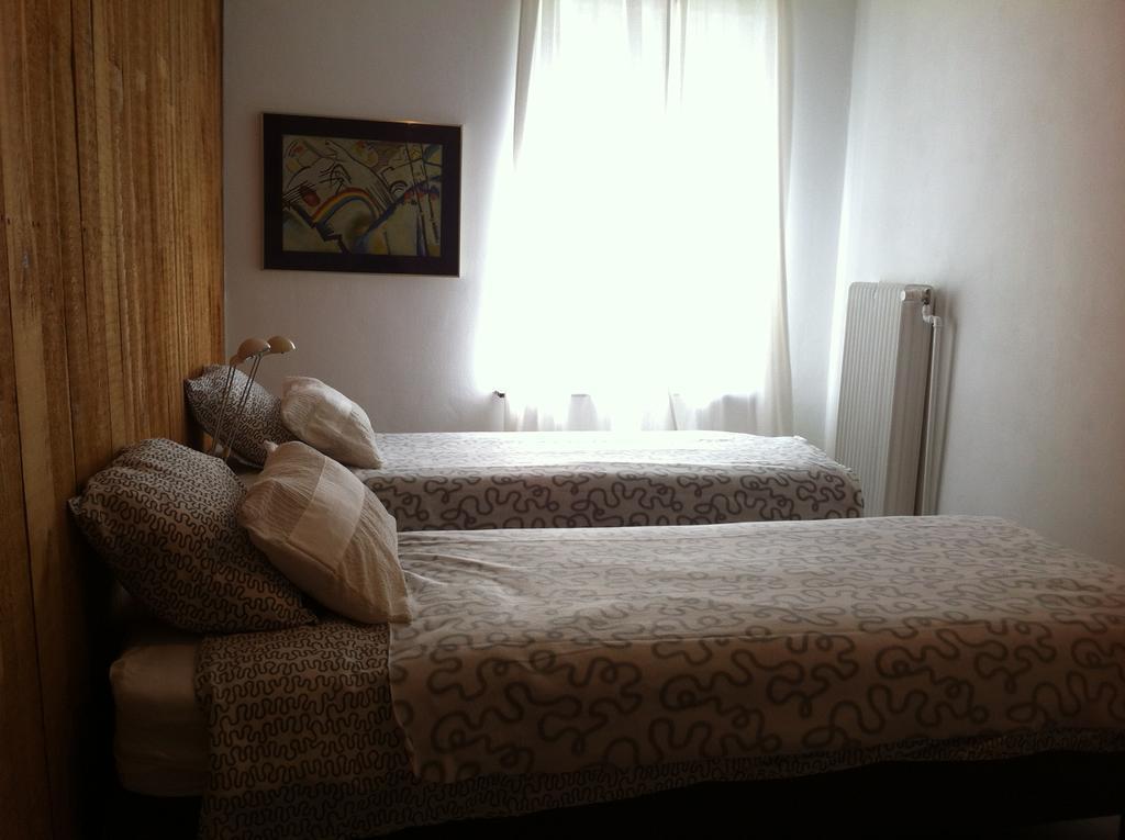 בריסל Guest House Backhouse מראה חיצוני תמונה