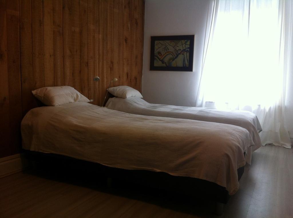 בריסל Guest House Backhouse מראה חיצוני תמונה